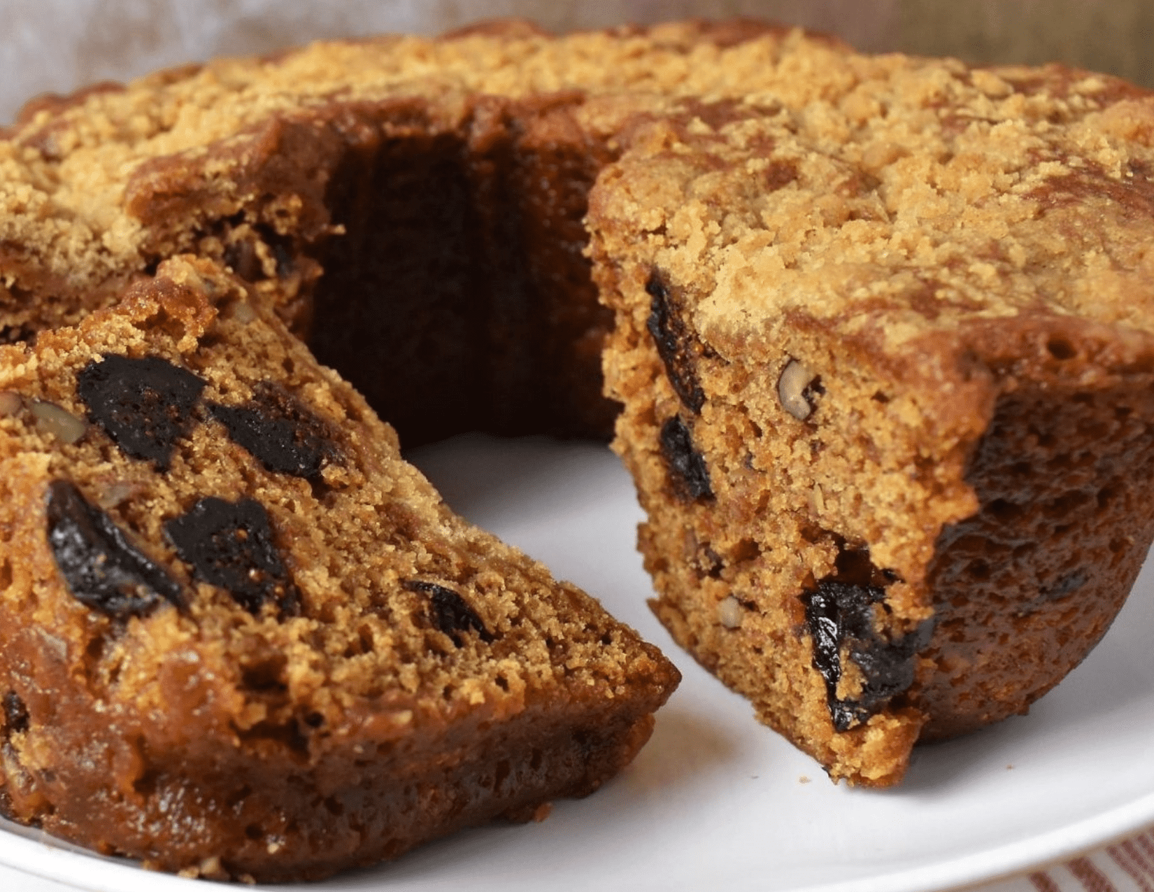 ITALIAN FIG Cake with figs, raisins and pecans